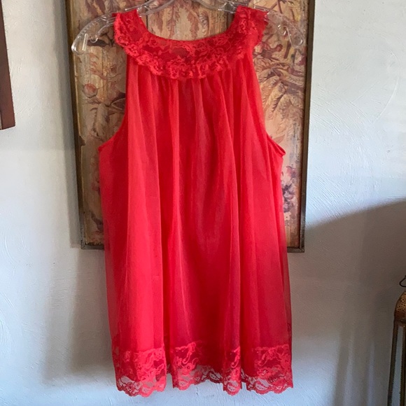 60s 70s VINTAGE BOHO ETHEREAL RED FEMME CHEMISE & ROBE VINTAGE LINGERIE COOR SET - Picture 9 of 16